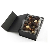 Fyldt frisk chokolade - hele 2 kg i sort gave�ske