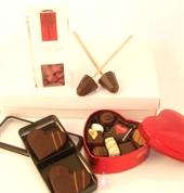Romantisk gave�ske med chokolade i l�kre varianter