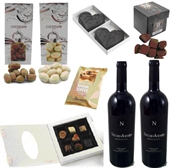 Gavekurv - gavepakke med vin og chokolade