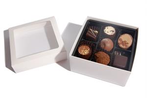 14 Fyldte chokolader i hvid gaveæske  - 2 lag fra PR Chokolade 160 g  