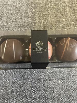 Trøffelkugler/Romkugler 3 stk. i æske fra Reserved Chocolate 170 g