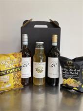 Sommergave med vin, saft & chips - Perfekt gave til medarbejderne
